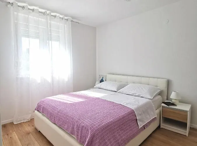 Ulike I Pini * Póla