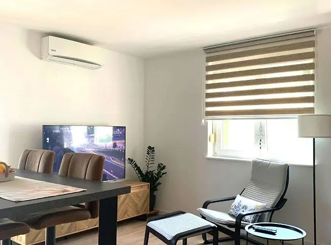 Ulike I Pini * Póla