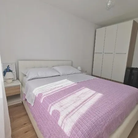 Ulike I Pini Apartment