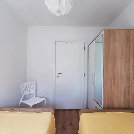 Ulike I Pini Apartment Pula